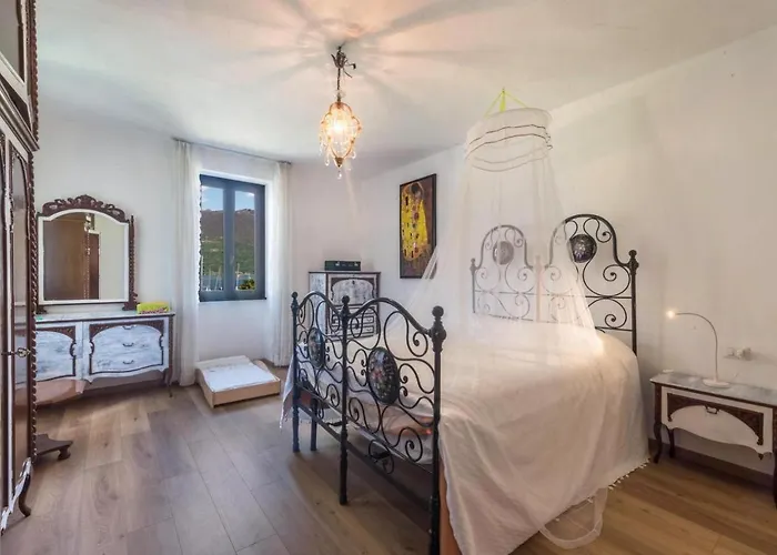 Holiday home Villa Lago Foreground Lakefront Beach Bike&Boat& Scooter Lake Como Colico