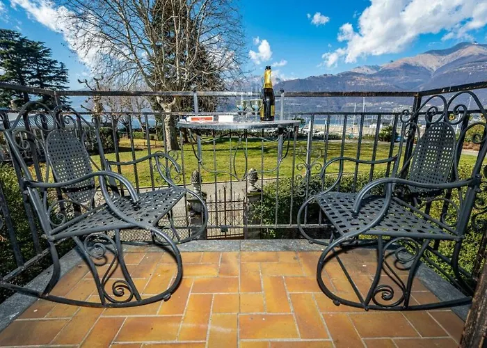 Villa Lago Foreground Lakefront Beach Bike&Boat& Scooter Lake Como Holiday home