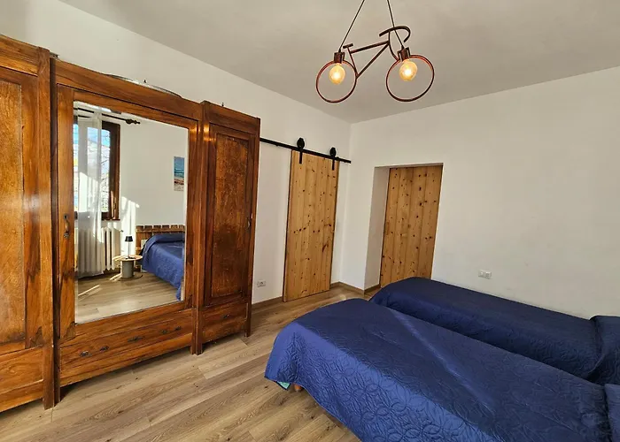 Villa Lago Foreground Lakefront Beach Bike&Boat& Scooter Lake Como Colico