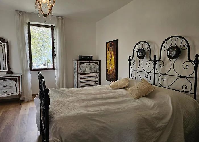 Villa Lago Foreground Lakefront Beach Bike&Boat& Scooter Lake Como Holiday home