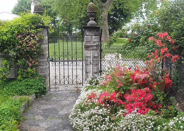 Villa Lago Foreground Lakefront Beach Bike&Boat& Scooter Lake Como Holiday home *