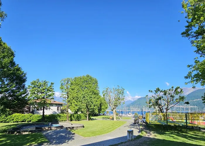 Villa Lago Foreground Lakefront Beach Bike&Boat& Scooter Lake Como * Colico