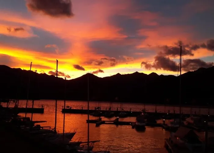 Villa Lago Foreground Lakefront Beach Bike&Boat& Scooter Lake Como
