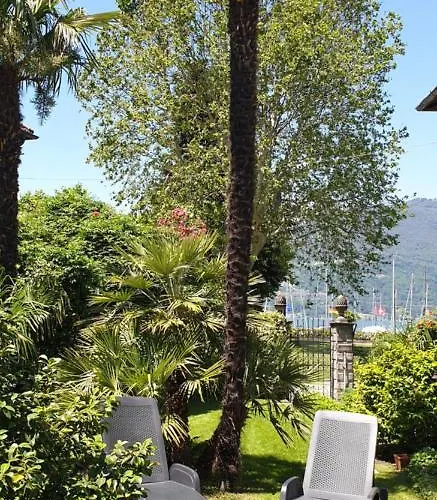 Villa Lago Foreground Lakefront Beach Bike&Boat& Scooter Lake Como Holiday home *