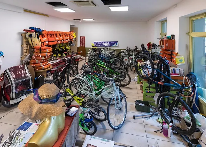 Villa Lago Foreground Lakefront Beach Bike&Boat& Scooter Lake Como * Colico