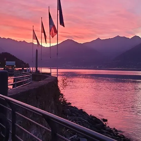 Foregorund Lakeview Winter Retreat Three-bedroom With Balcony