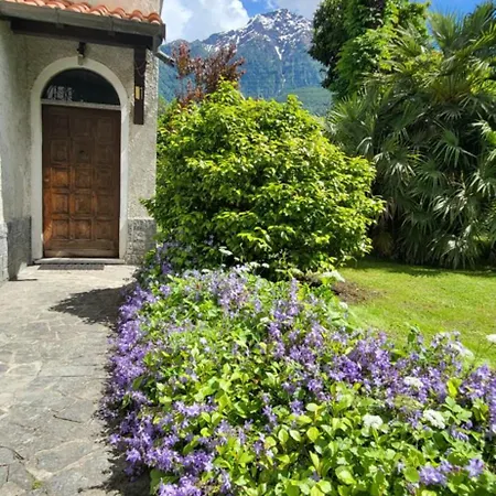 Foreground - Pet Friendly Stay- Garden-parking-lake View- Bike Friendly House Holiday home