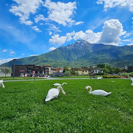 Foreground Lakefront Bike&boat& Scooter בית נופש