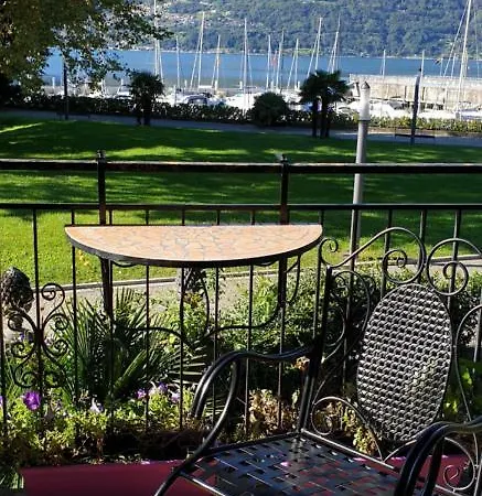 Foregorund Lakeview Winter Retreat Three-bedroom With Balcony Semesterbostad *