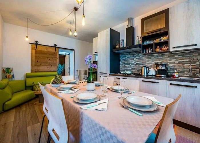 Foreground Lakefront Bike&boat& Scooter קוליקו