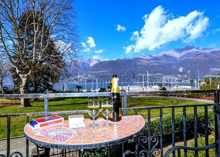 Foreground Lakefront Bike&boat& Scooter *