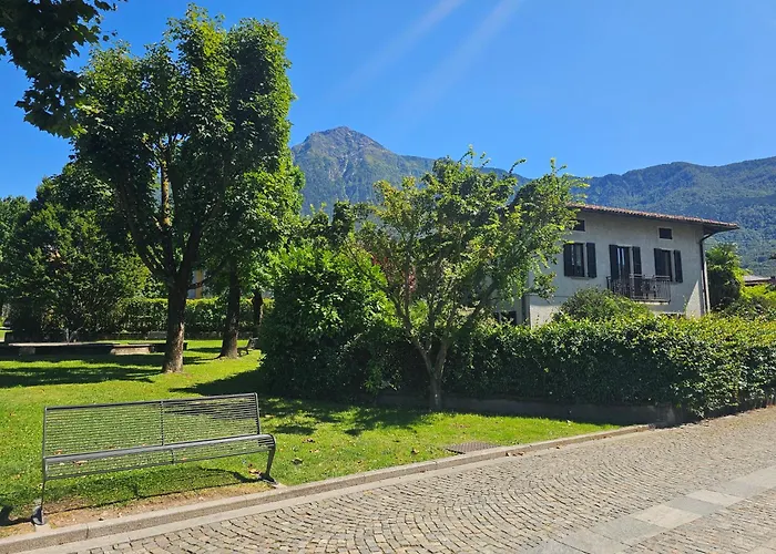 Foreground Lakefront Bike&boat& Scooter קוליקו