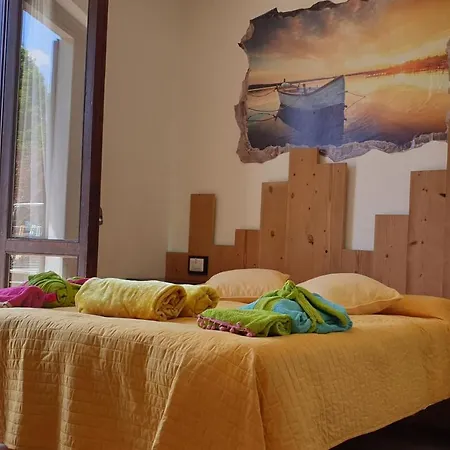 Foregorund Lakeview Winter Retreat Three-bedroom With Balcony Feriehus