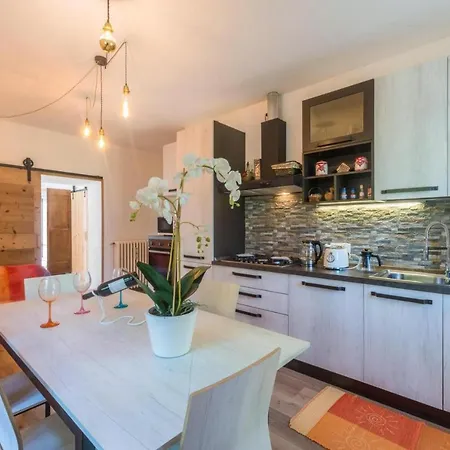 Feriehus Foregorund Lakeview Winter Retreat Three-bedroom With Balcony *