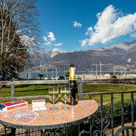 Foregorund Lakeview Winter Retreat Three-bedroom With Balcony * Colico