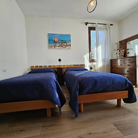 Feriehus Foregorund Lakeview Winter Retreat Three-bedroom With Balcony