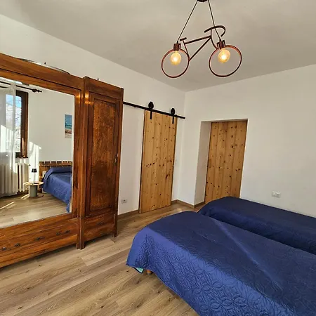 Foregorund Lakeview Winter Retreat Three-bedroom With Balcony Colico