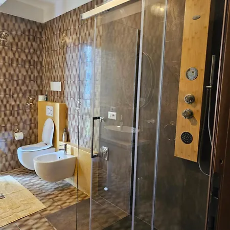 Foregorund Lakeview Winter Retreat Three-bedroom With Balcony Feriehus Colico