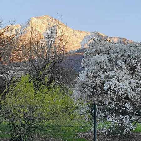 Feriehus Foregorund Lakeview Winter Retreat Three-bedroom With Balcony *