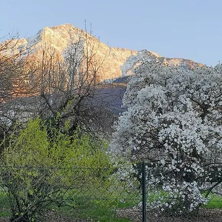 Foregorund Lakeview Winter Retreat Three-bedroom With Balcony Feriehus Colico