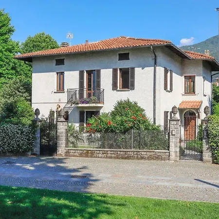 Foregorund Lakeview Winter Retreat Three-bedroom With Balcony Feriehus *