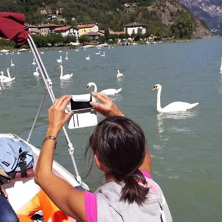 Feriehus Foregorund Lakeview Winter Retreat Three-bedroom With Balcony Colico