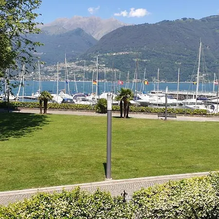 Feriehus Foregorund Lakeview Winter Retreat Three-bedroom With Balcony *